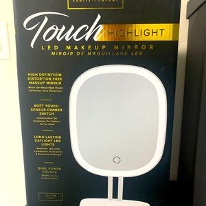 Brand New impressions highlight mirror